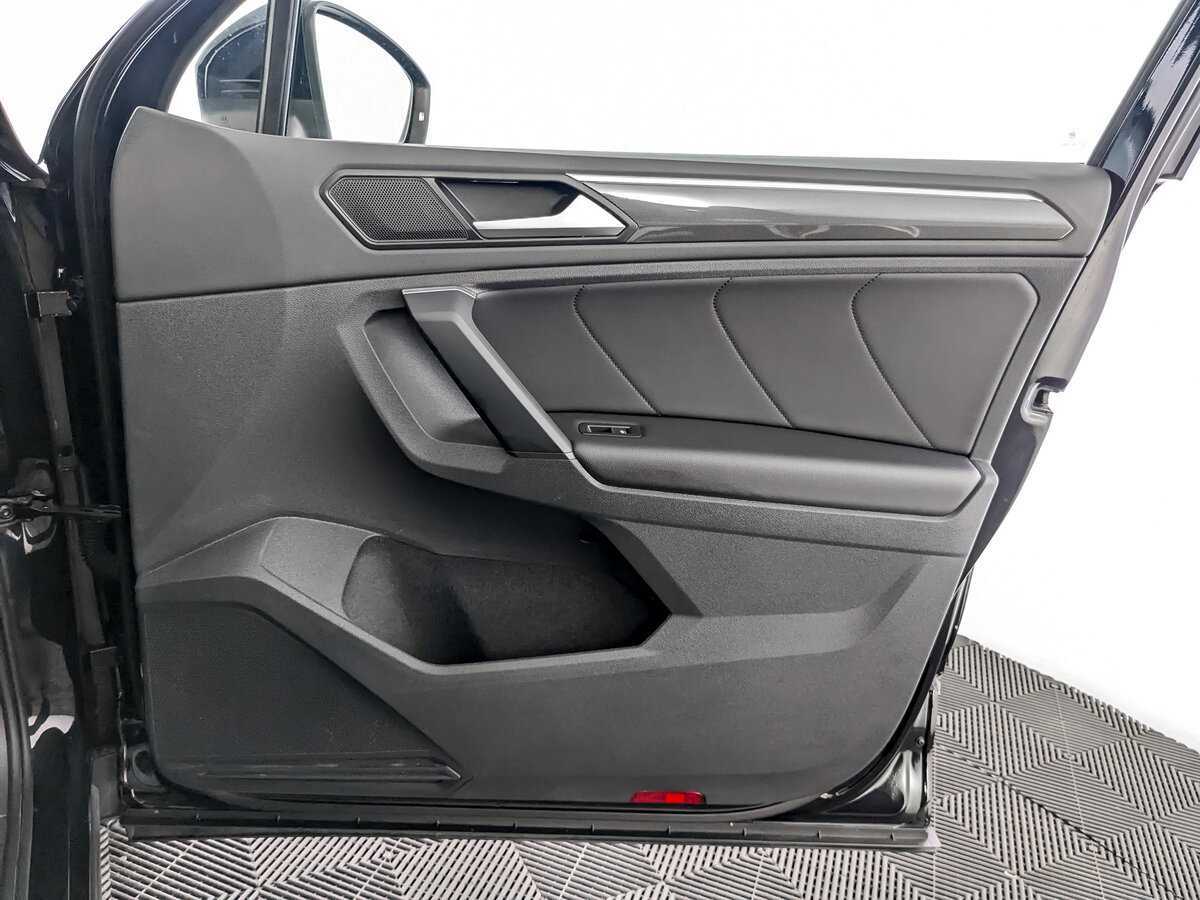 Купить Volkswagen Tiguan, 2020, 36 930 км.. Фото: #20