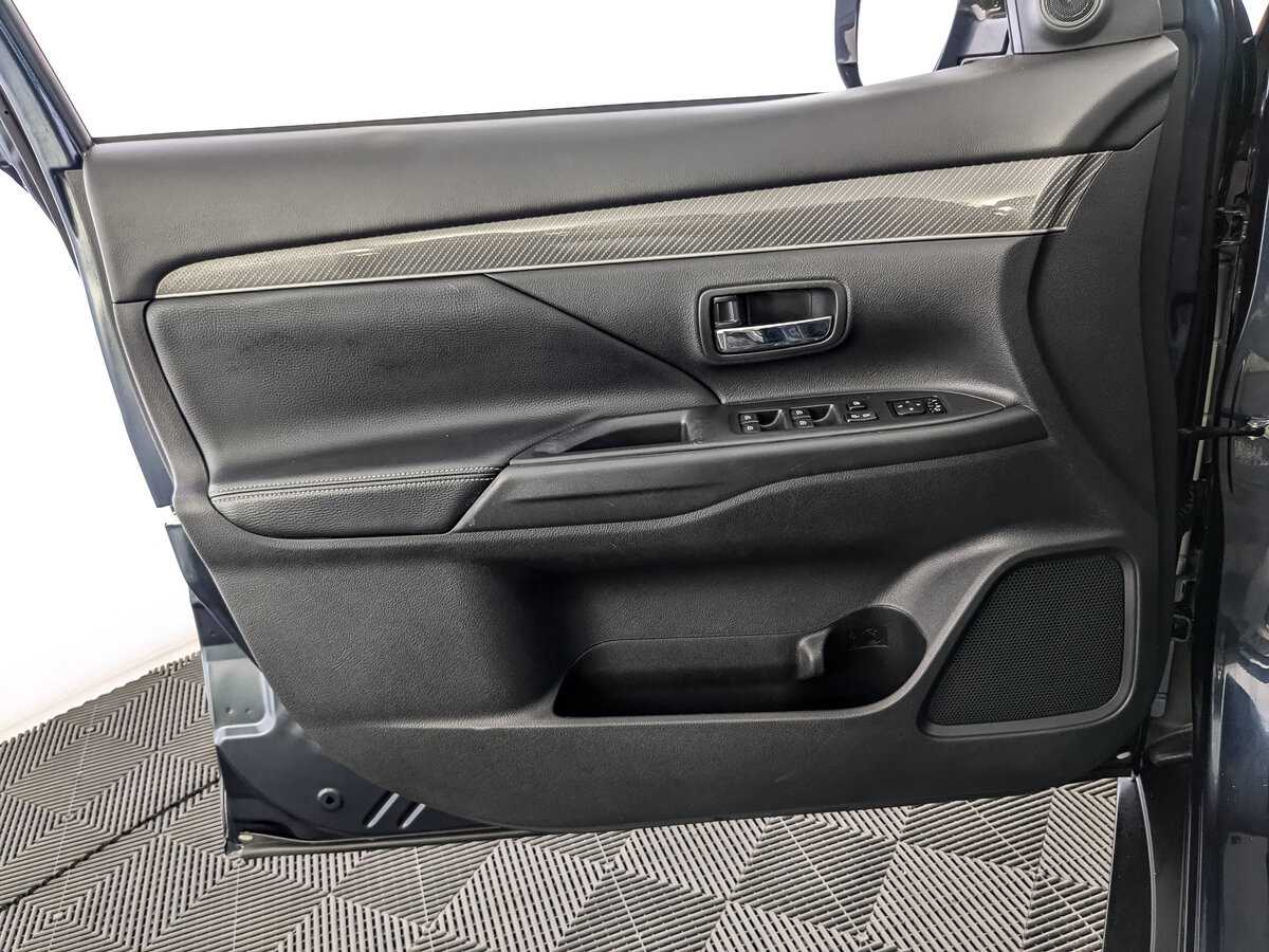 Купить Mitsubishi Outlander, 2021, 117 277 км.. Фото: #14