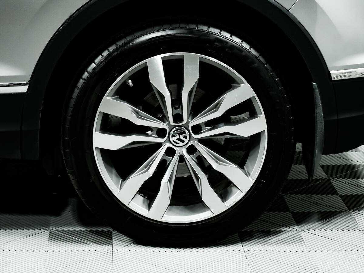 Купить Volkswagen Tiguan, 2019, 106 563 км.. Фото: #13