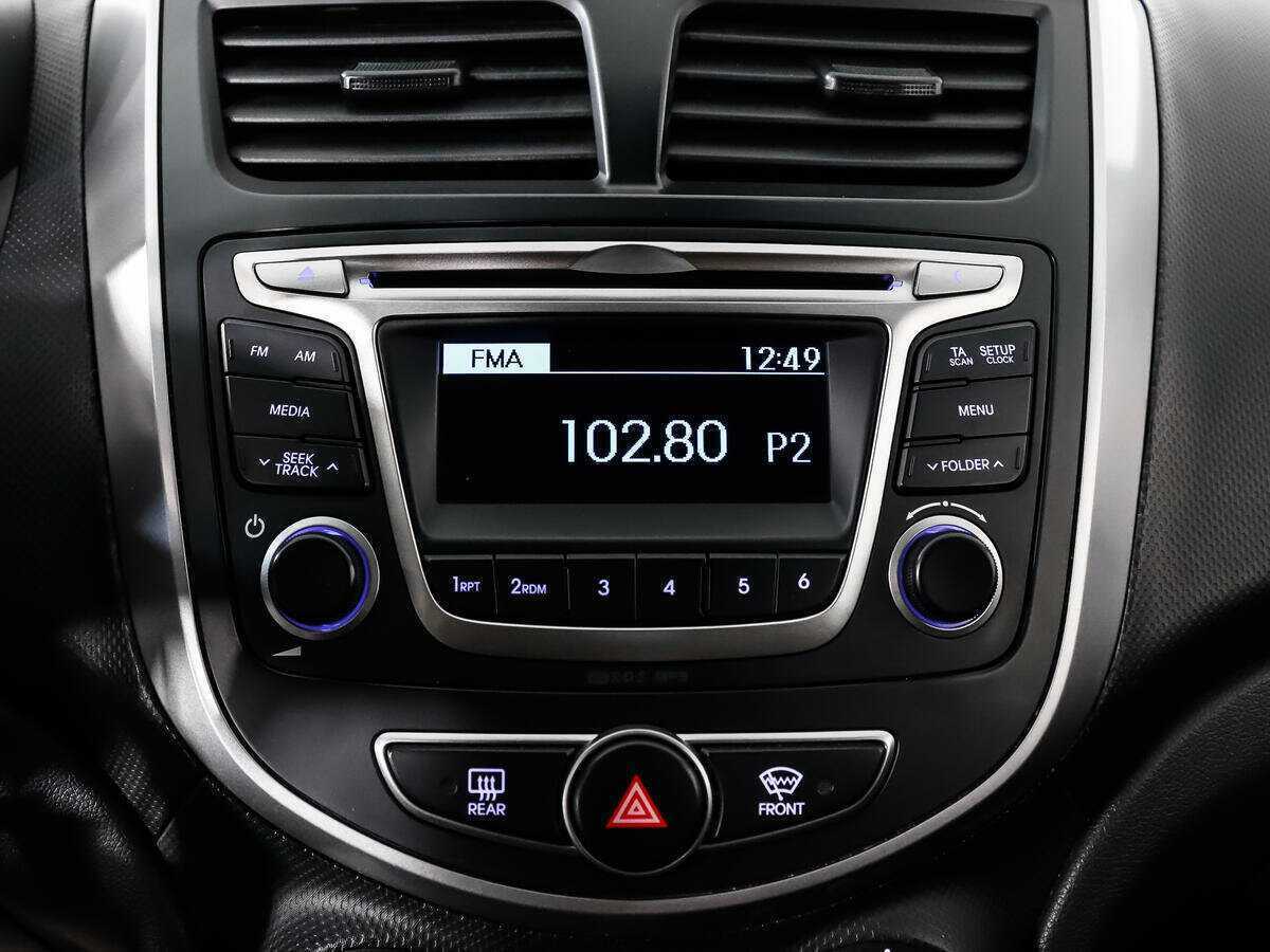 Купить Hyundai Solaris, 2014, 129 635 км.. Фото: #12