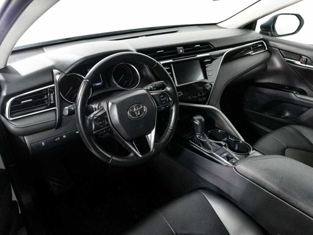 Купить Toyota Camry, 2018, 130 885 км.. Фото: #10