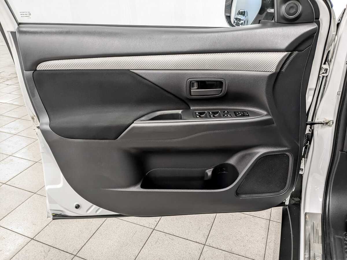 Купить Mitsubishi Outlander, 2015, 176 821 км.. Фото: #18