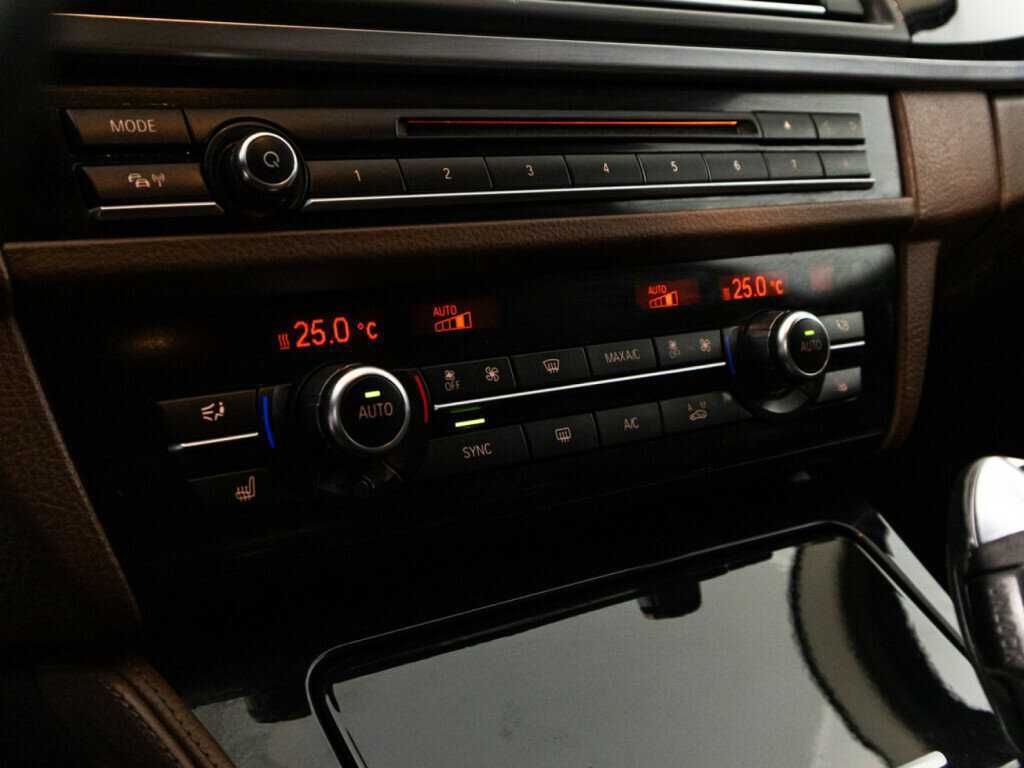 Купить BMW 5 серии, 2015, 167 388 км.. Фото: #15