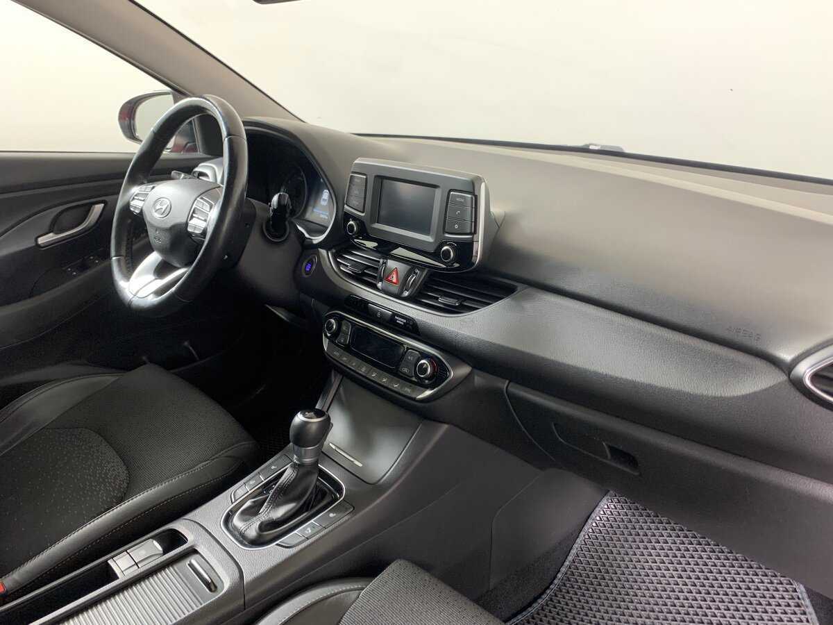 Купить Hyundai i30, 2017, 235 275 км.. Фото: #13