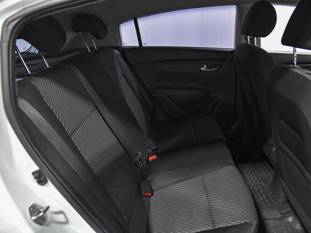 Купить Kia Rio, 2018, 83 331 км.. Фото: #13