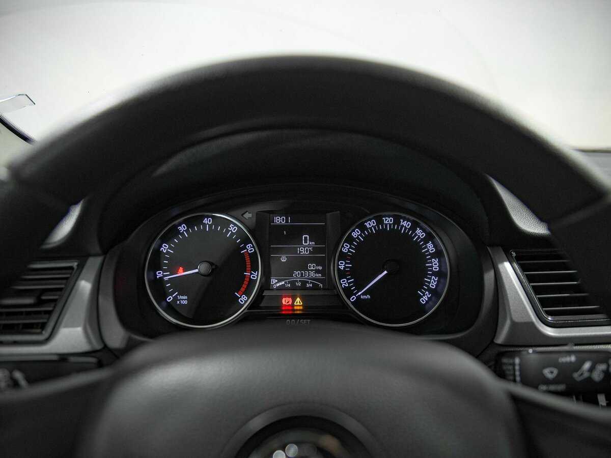 Купить Skoda Rapid, 2016, 207 264 км.. Фото: #6