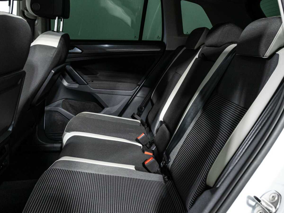 Купить Volkswagen Tiguan, 2019, 129 327 км.. Фото: #9