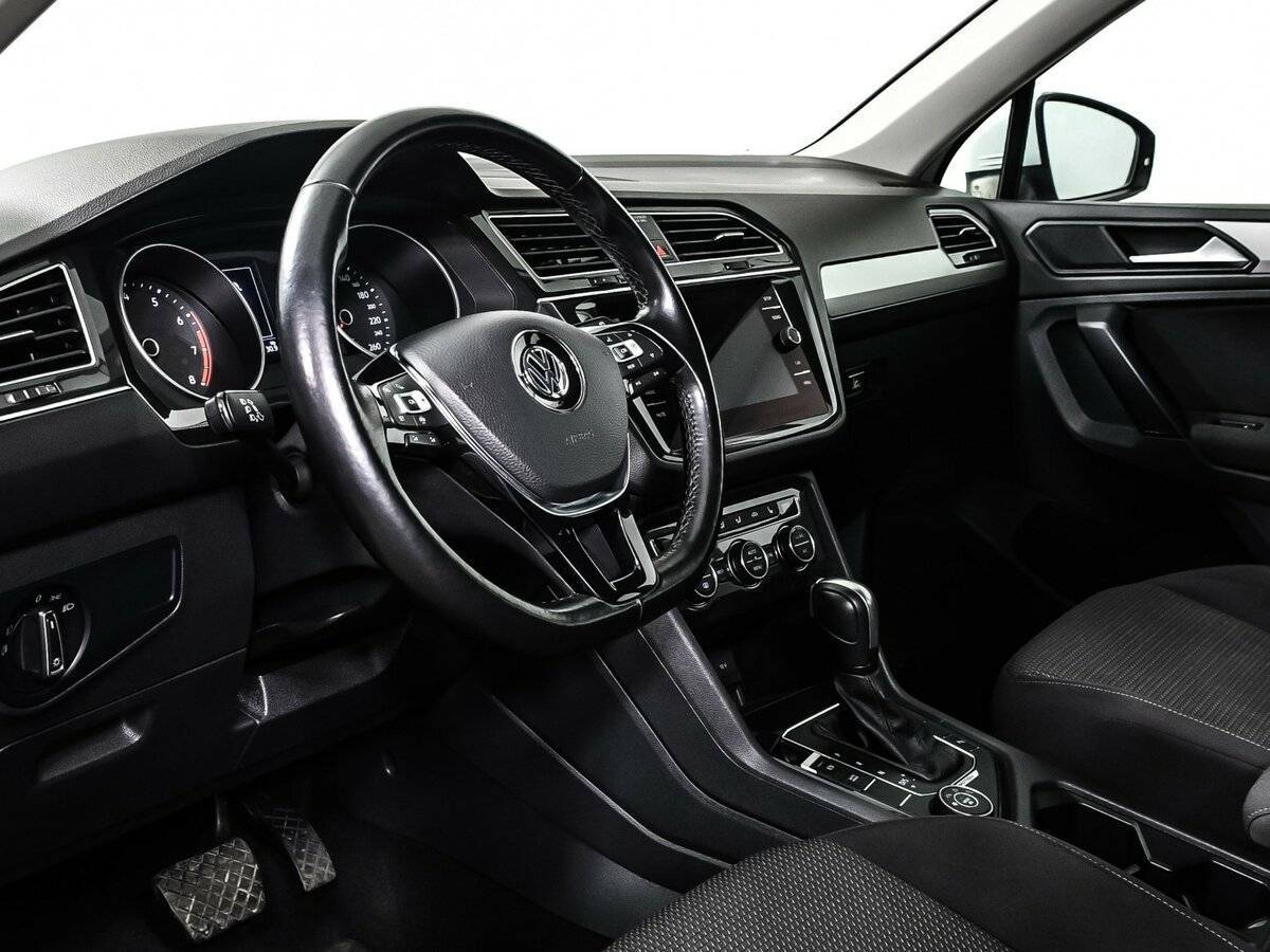Купить Volkswagen Tiguan, 2019, 68 130 км.. Фото: #11