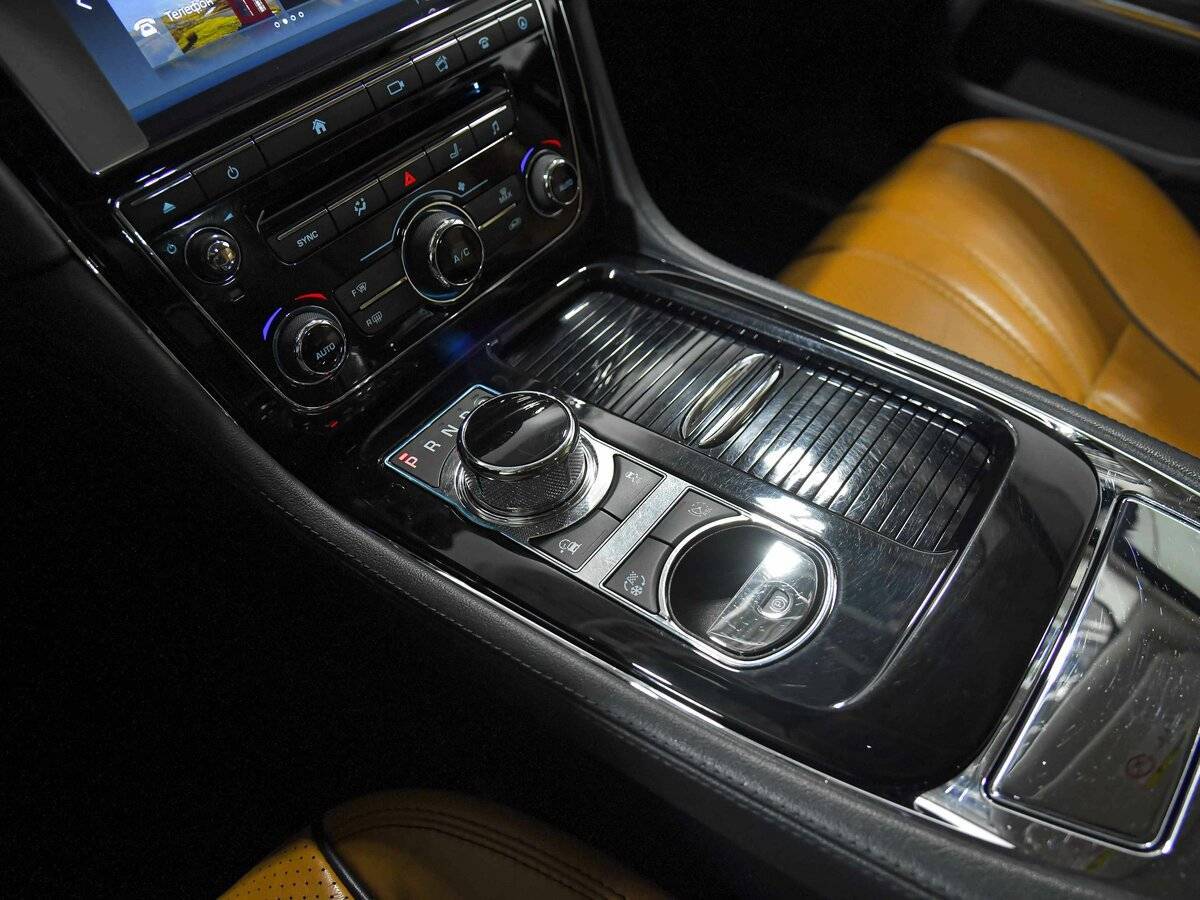 Купить Jaguar XJ, 2016, 118 568 км.. Фото: #13