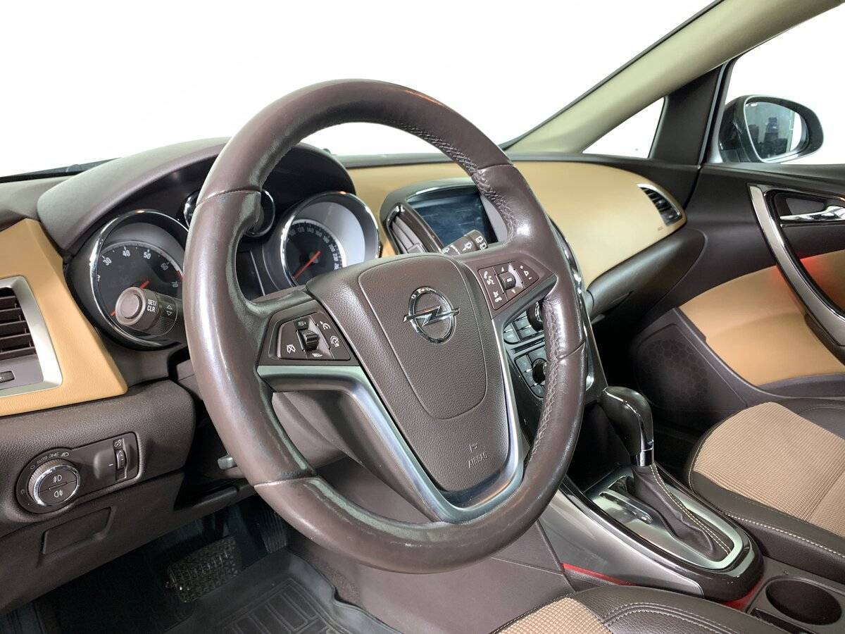 Купить Opel Astra, 2013, 98 007 км.. Фото: #9