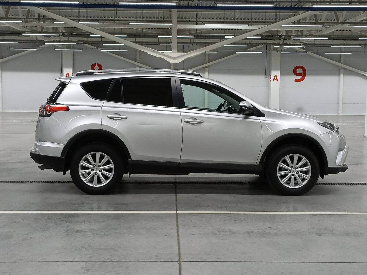 Купить Toyota RAV4, 2019, 123 502 км.. Фото: #3