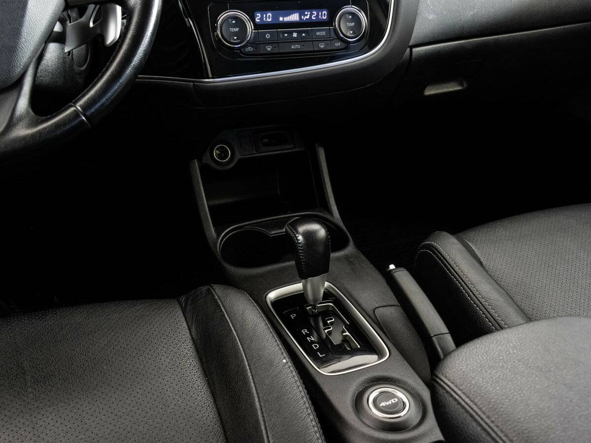 Купить Mitsubishi Outlander, 2014, 192 737 км.. Фото: #9