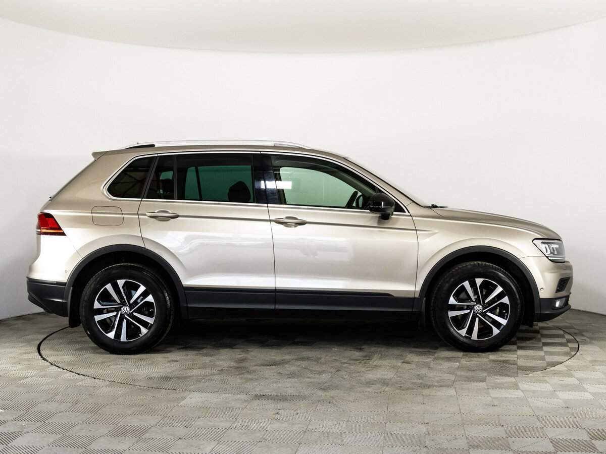Купить Volkswagen Tiguan, 2019, 83 071 км.. Фото: #3