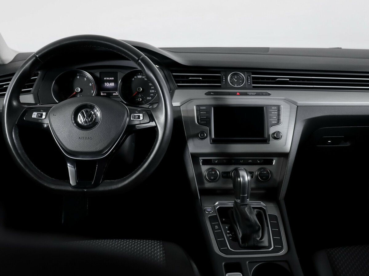 Купить Volkswagen Passat, 2016, 45 100 км.. Фото: #9