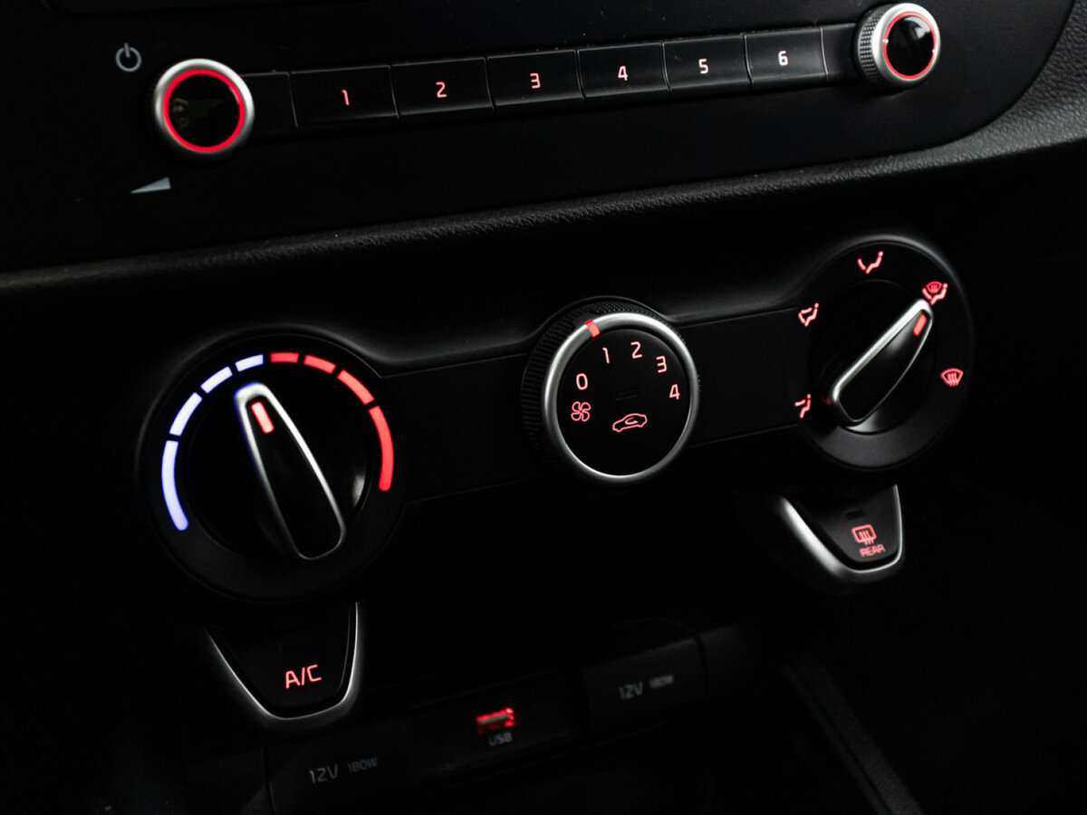 Купить Kia Rio, 2021, 115 001 км.. Фото: #17