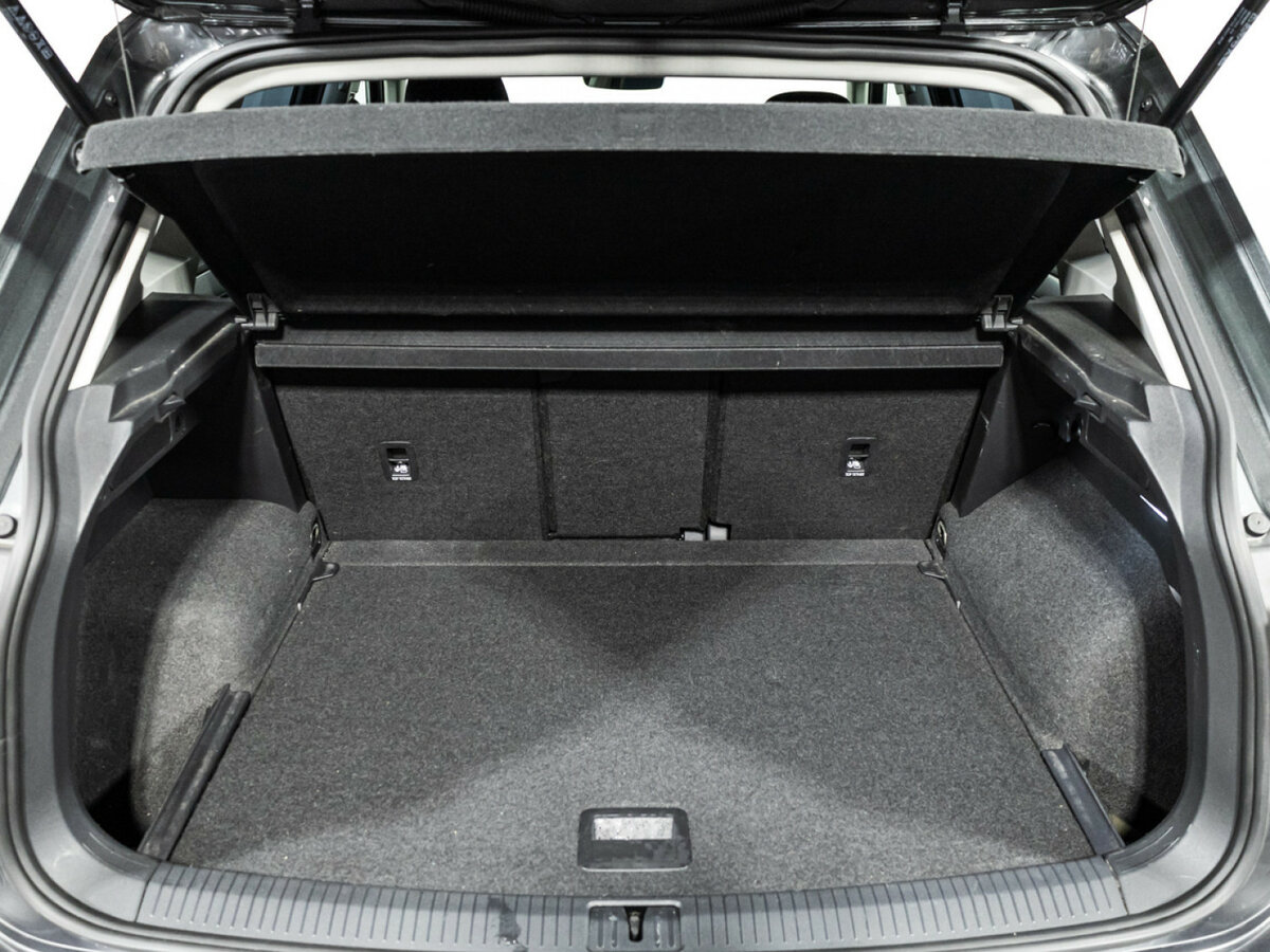 Купить Volkswagen Tiguan, 2022, 49 159 км.. Фото: #17