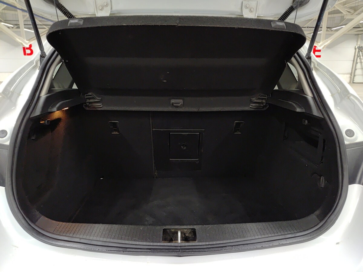 Купить Opel Astra, 2013, 180 852 км.. Фото: #9