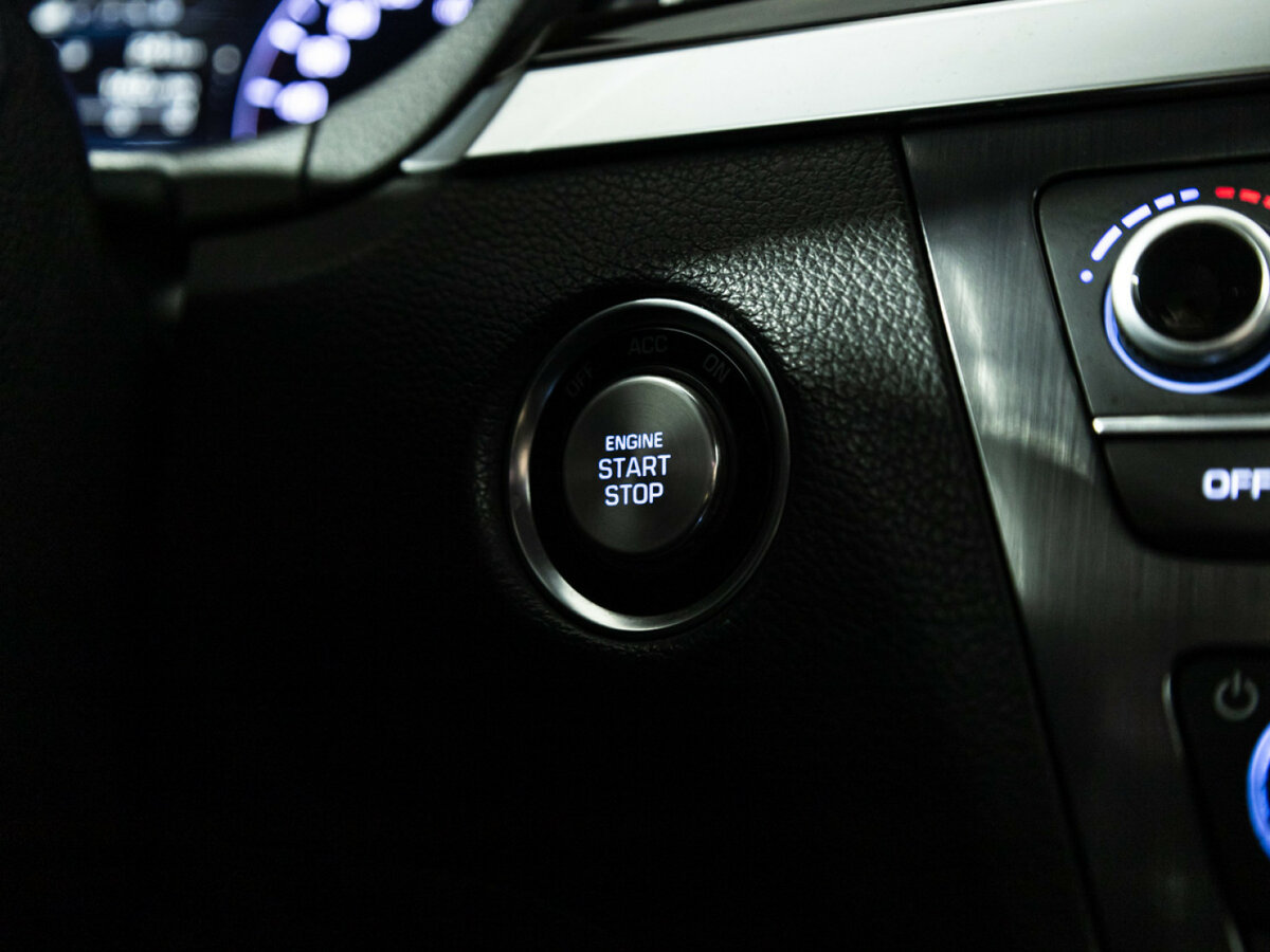 Купить Hyundai Genesis, 2015, 215 969 км.. Фото: #15