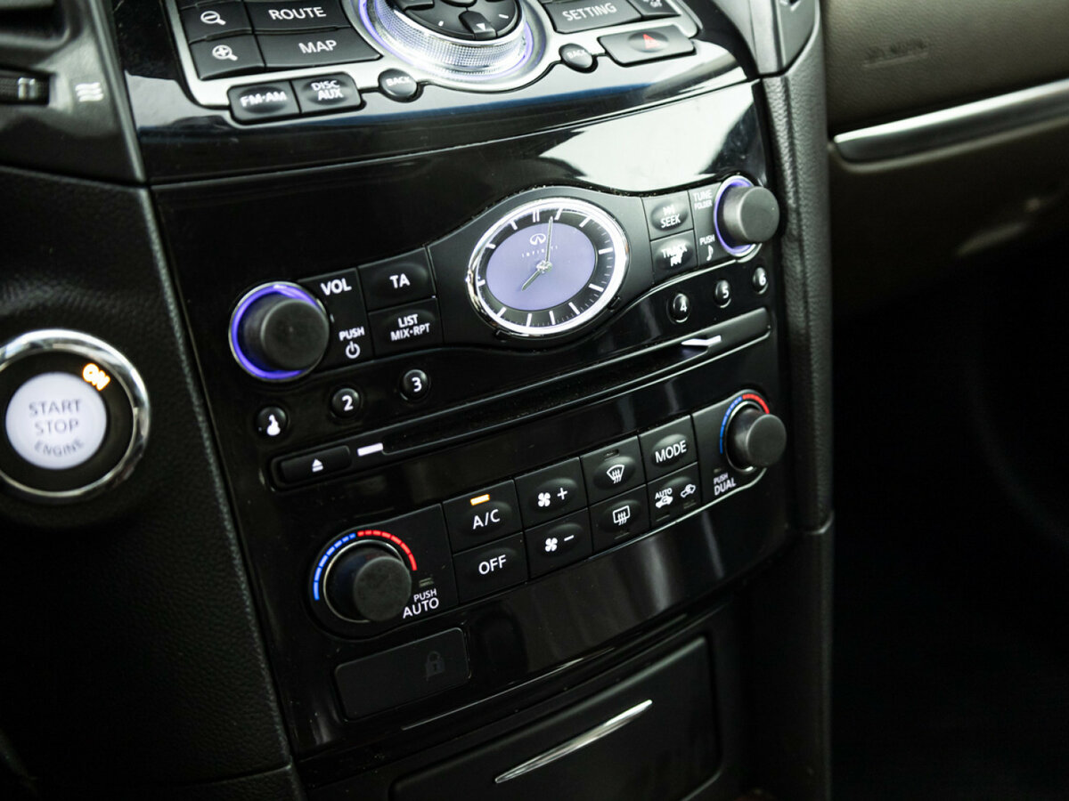 Купить Infiniti FX, 2012, 190 659 км.. Фото: #18