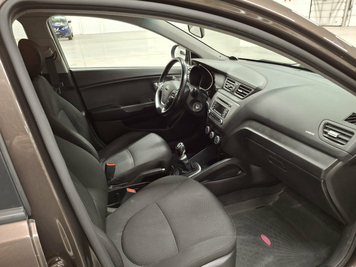 Купить Kia Rio, 2017, 111 340 км.. Фото: #10