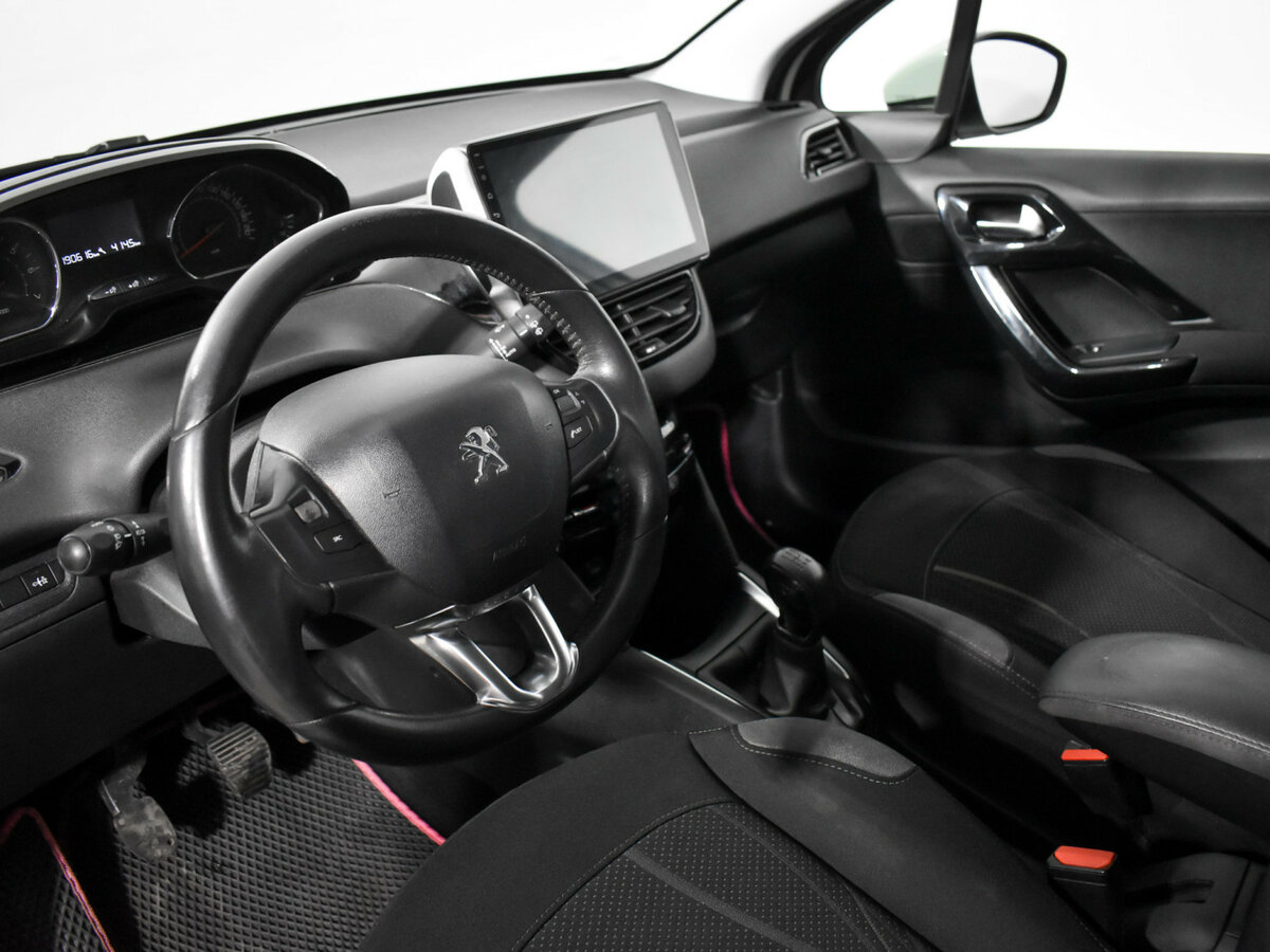 Купить Peugeot 208, 2013, 190 000 км.. Фото: #8