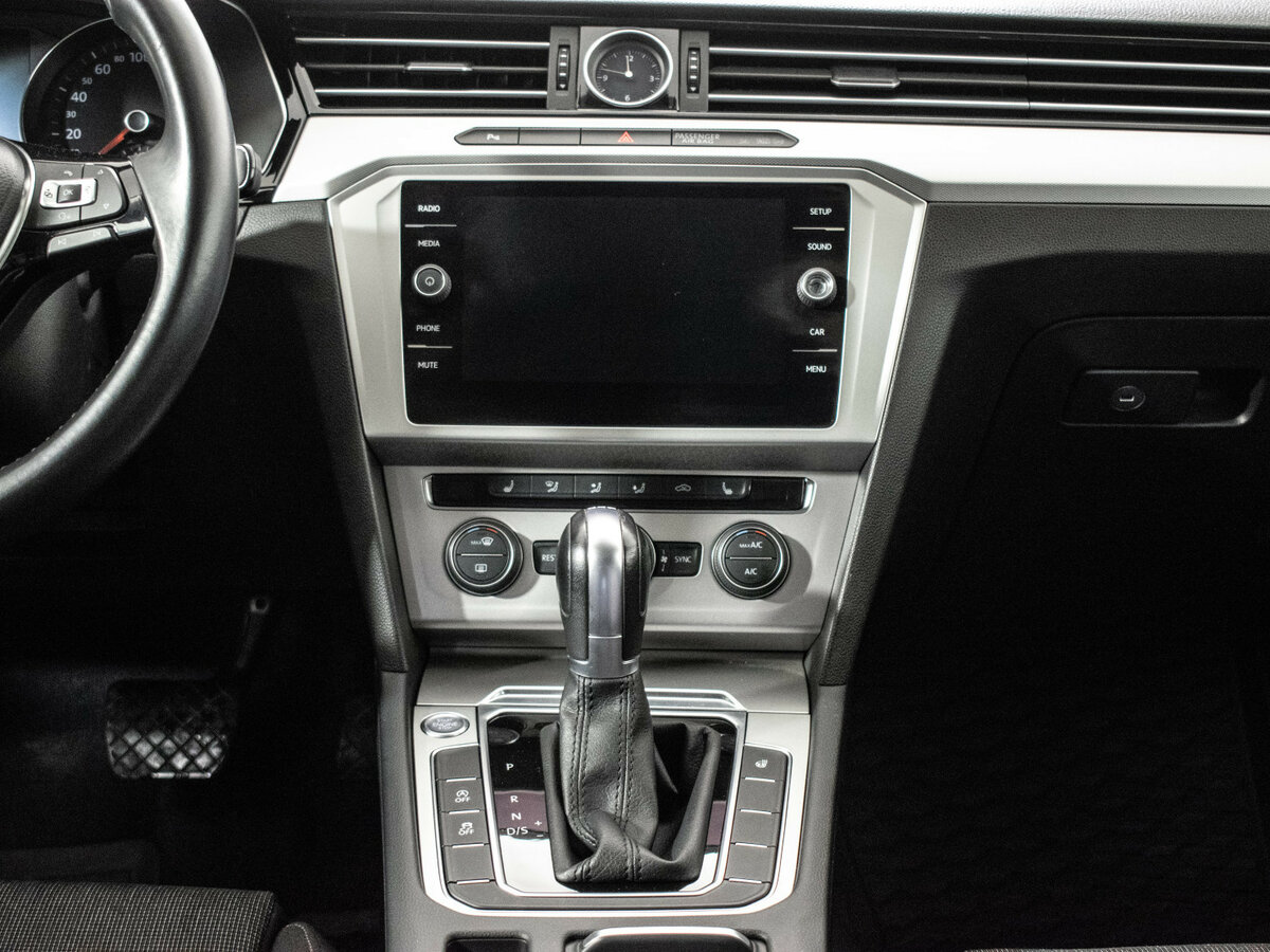 Купить Volkswagen Passat, 2017, 80 779 км.. Фото: #13
